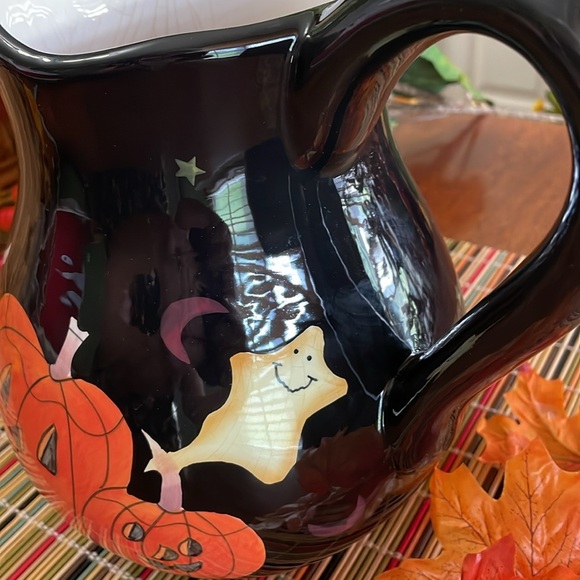 Fun Halloween Decor Pitcher With 3 Jack ‘o Lanterns and 2 Ghosts - Picture 10 of 12